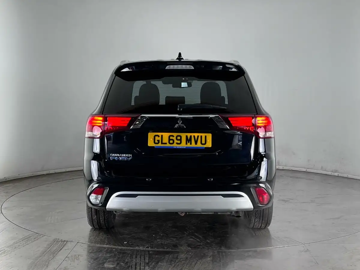 2019-mitsubishi-outlander-24-exceed-phev-big-6