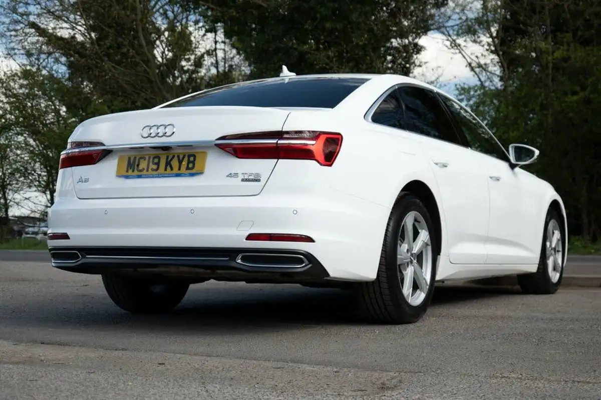 2019-audi-a6-saloon-20-45-tfsi-sport-big-6
