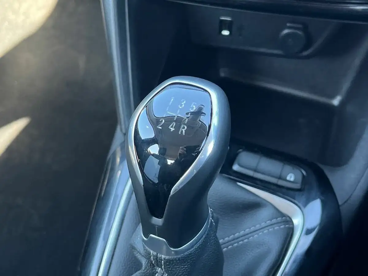 2021-vauxhall-corsa-12i-se-big-24