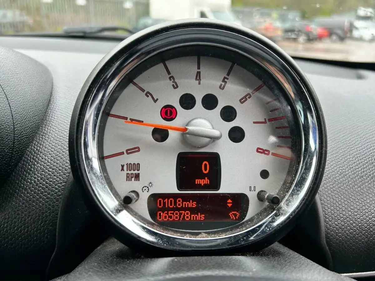 2013-mini-countryman-16-cooper-pepper-big-14