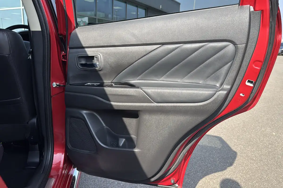 2018-mitsubishi-outlander-20-4h-phev-big-26