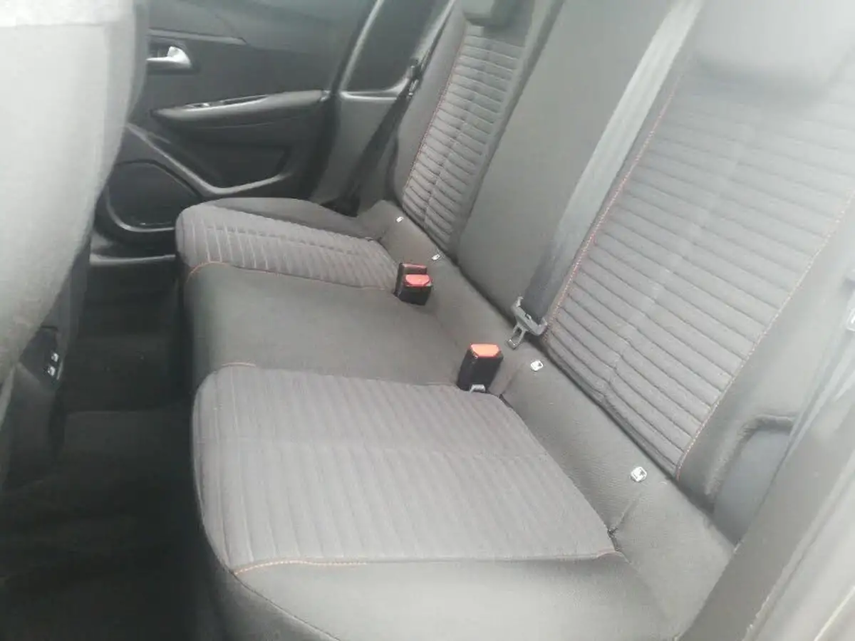 2023-peugeot-208-12-puretech-active-premium-100ps-eat8-big-5