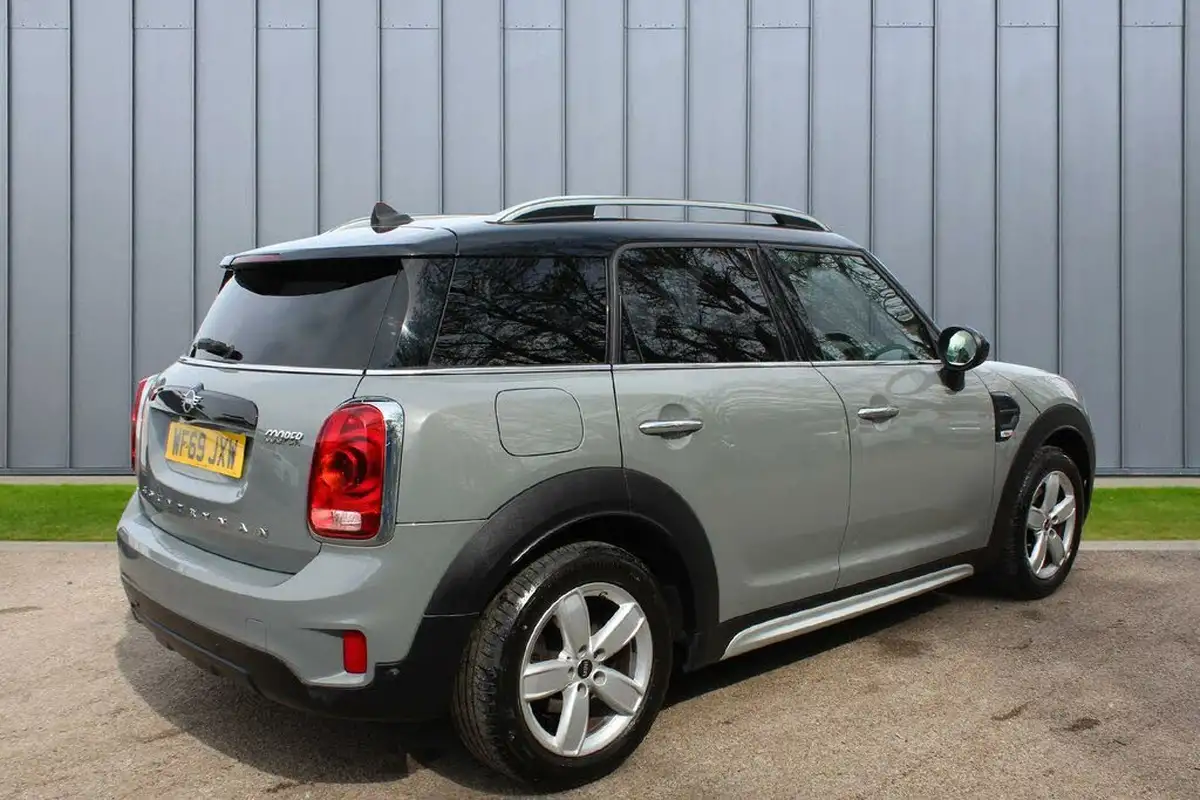 2019-mini-countryman-15-cooper-classic-big-7