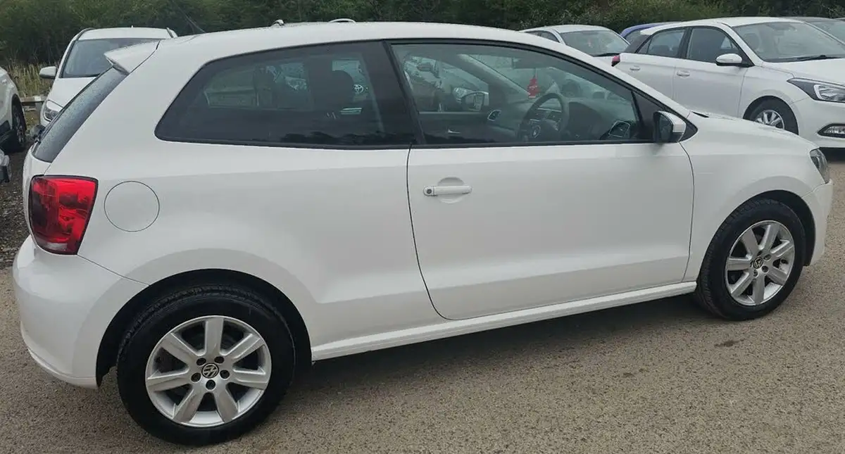 2012-volkswagen-polo-12-match-60ps-3d-big-5