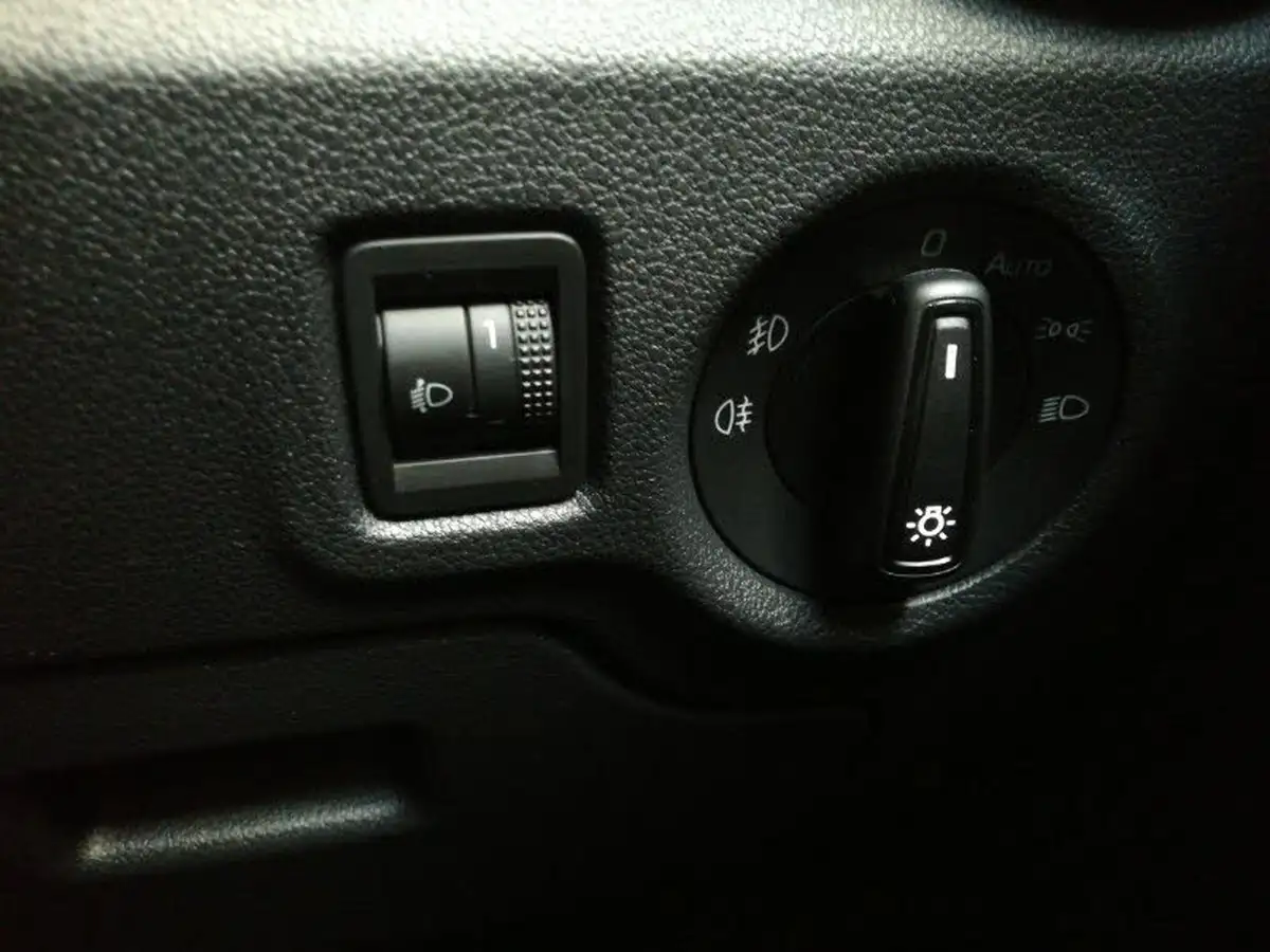 2024-skoda-fabia-10-tsi-colour-edition-116ps-big-17