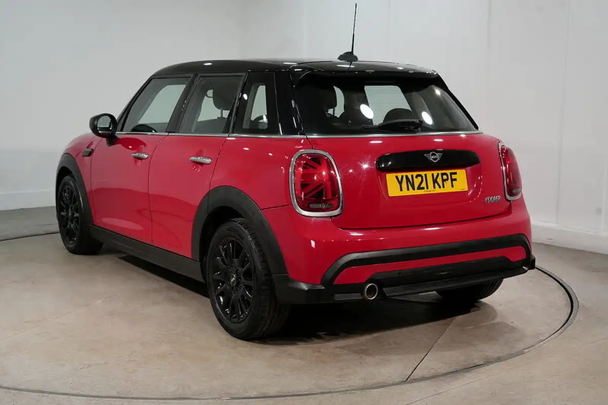 2021-mini-cooper-15-cooper-classic-hatchback-5d-big-8
