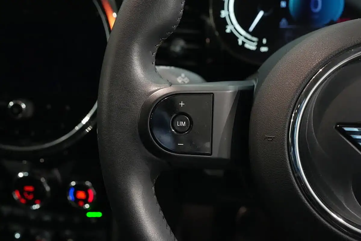 2021-mini-cooper-15-cooper-classic-hatchback-5d-big-28