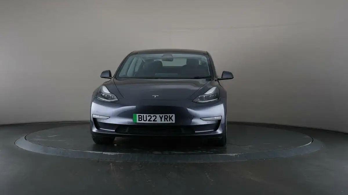 2022-tesla-model-3-e-performance-big-41