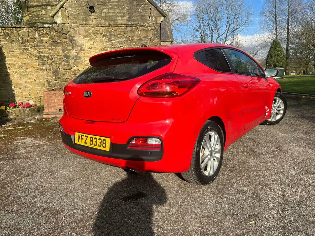 2015-kia-pro-ceed-14-sr7-gdi-1396cc-big-57