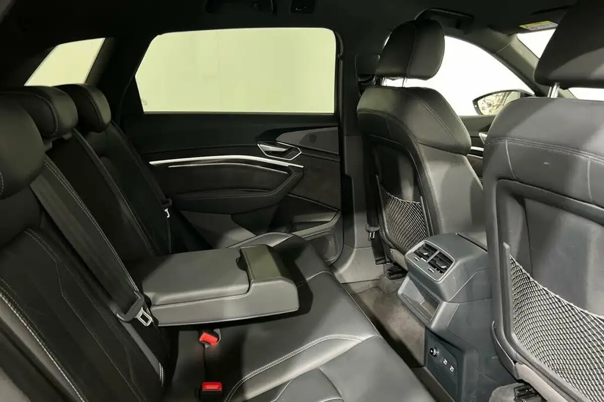 2021-audi-e-tron-50e-black-edition-station-wagon-big-38