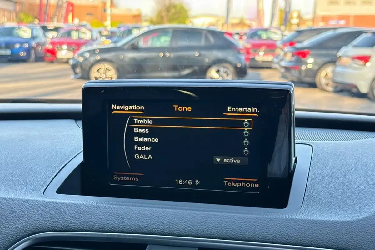 2017-audi-q3-14-tfsi-s-line-edition-big-48