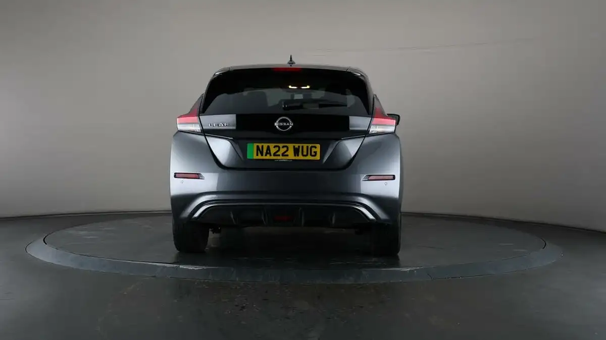 2022-nissan-leaf-e-e-tekna-59kwh-big-6