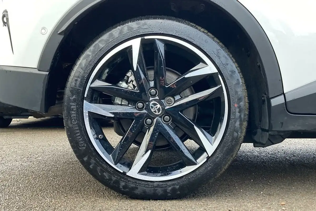 2023-toyota-c-hr-18-vvt-i-gr-sport-big-25