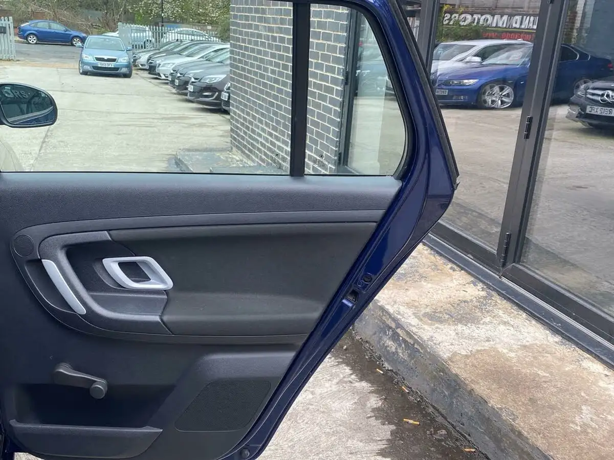 2009-skoda-fabia-14-2-estate-big-37
