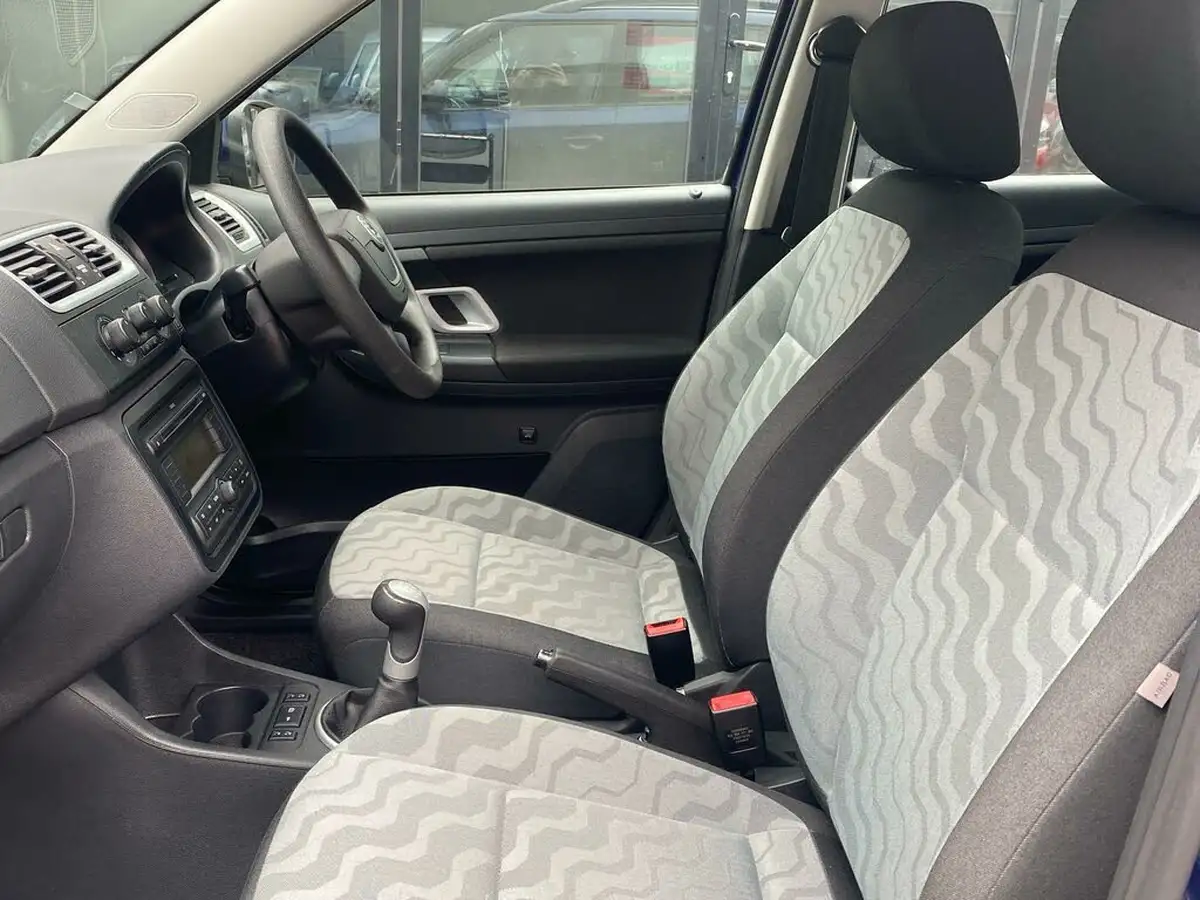 2009-skoda-fabia-14-2-estate-big-13