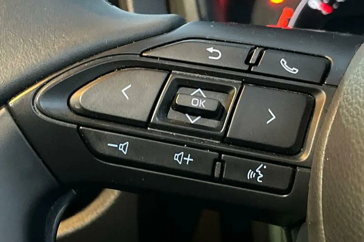 2023-toyota-aygo-x-10-vvt-i-edge-cvt-big-30