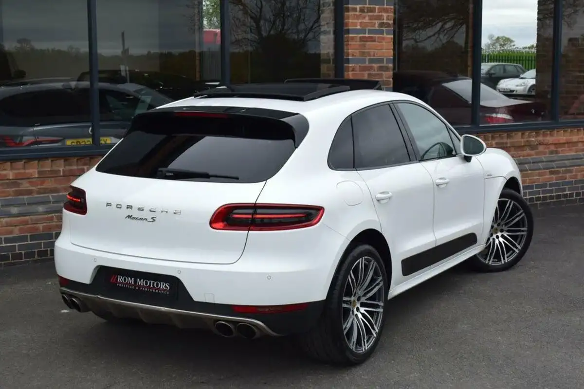 2014-porsche-macan-30td-s-big-54