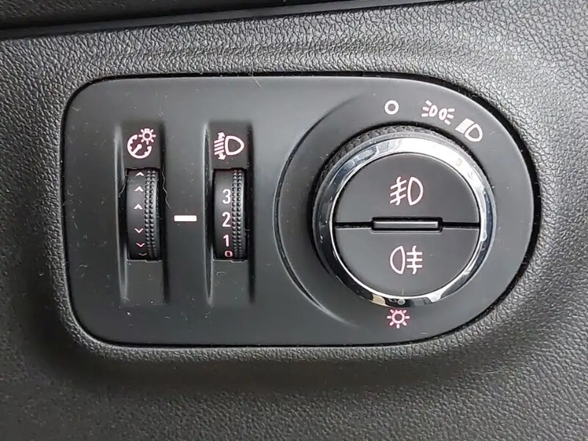 2019-vauxhall-corsa-14i-sri-vx-line-nav-black-90ps-5d-big-18