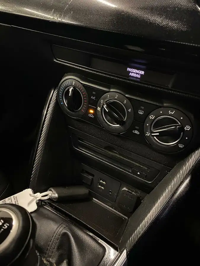 2015-mazda-mazda2-15-se-l-90ps-big-16