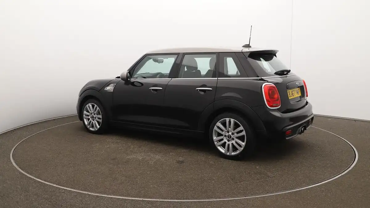 2017-mini-cooper-20-cooper-s-seven-media-xlss-5d-big-34