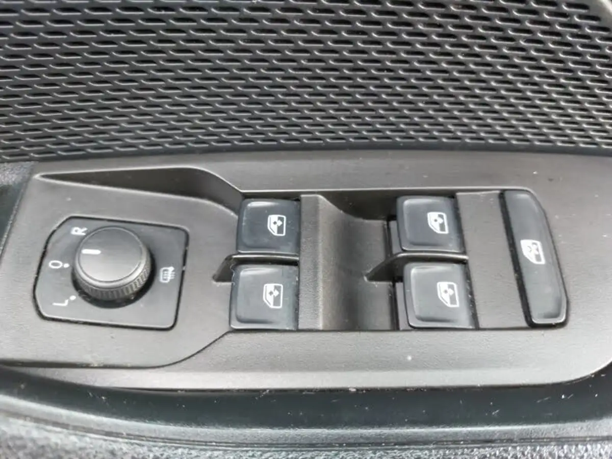 2021-skoda-octavia-10-tsi-se-technology-hatchback-big-11