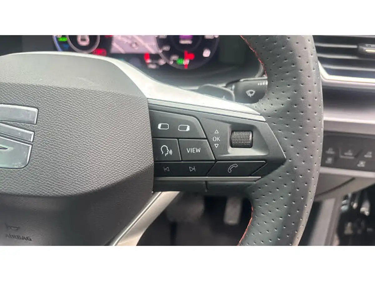 2024-seat-leon-14-e-hybrid-fr-hatchback-big-17