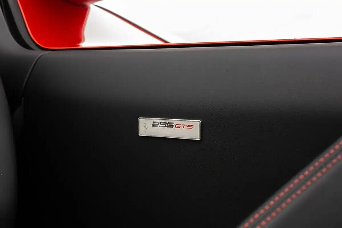 2023-ferrari-296-gts-big-48