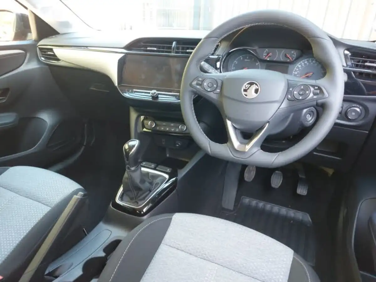 2024-vauxhall-corsa-12i-design-big-9