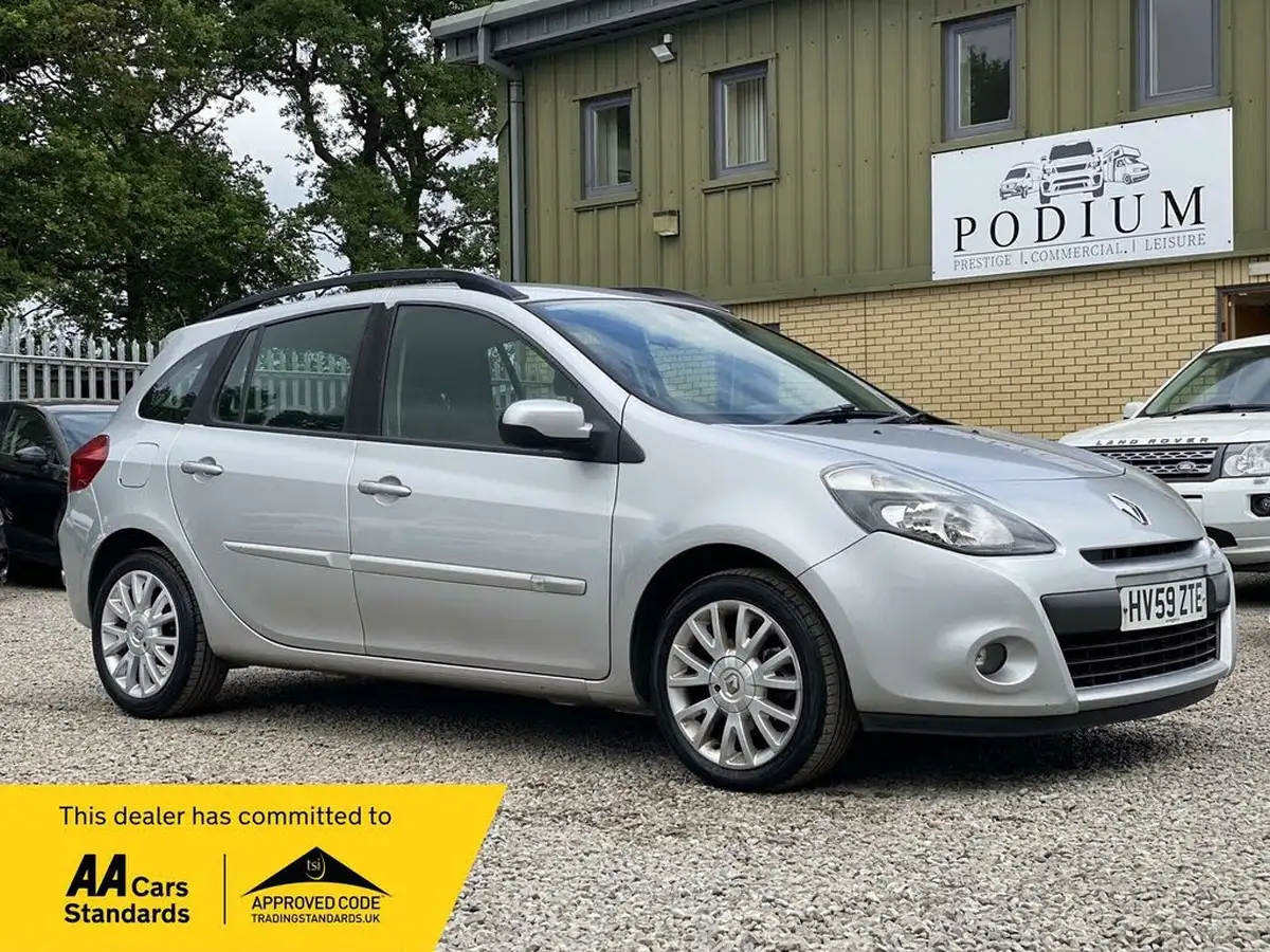 2010-renault-clio-12-dynamique-75bhp-sport-tourer-5d-big-0