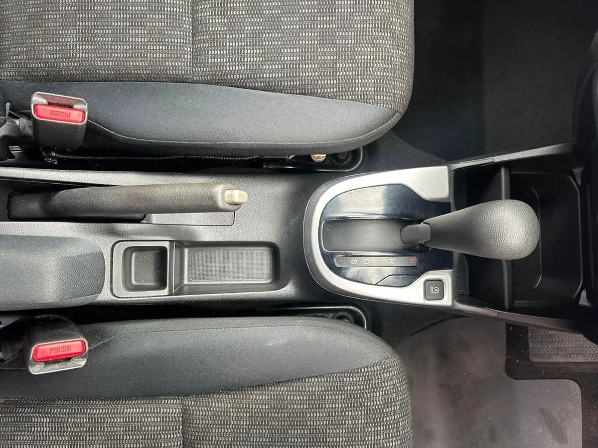 2016-honda-jazz-13-i-vtec-se-cvt-big-19