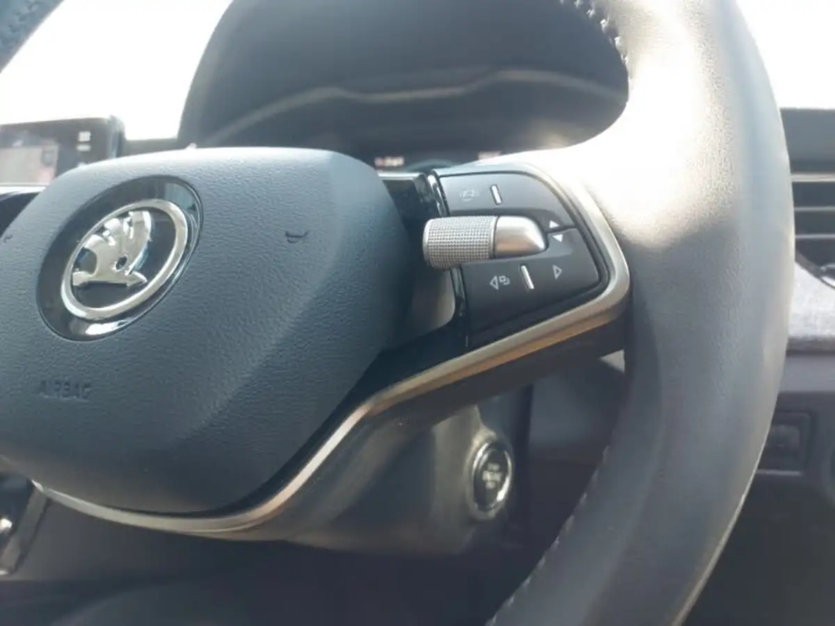 2025-skoda-kamiq-10-tsi-se-edition-116ps-dsg-big-17