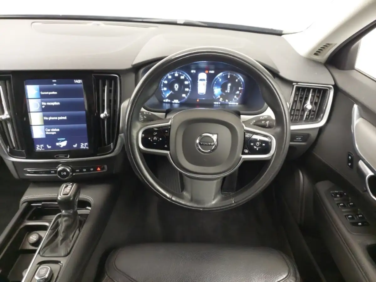 2017-volvo-v90-20td-d4-cross-country-pro-big-6