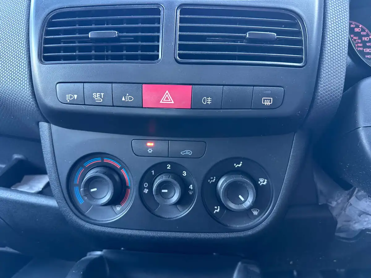 2018-fiat-doblo-cargo-16td-l1h1-big-18