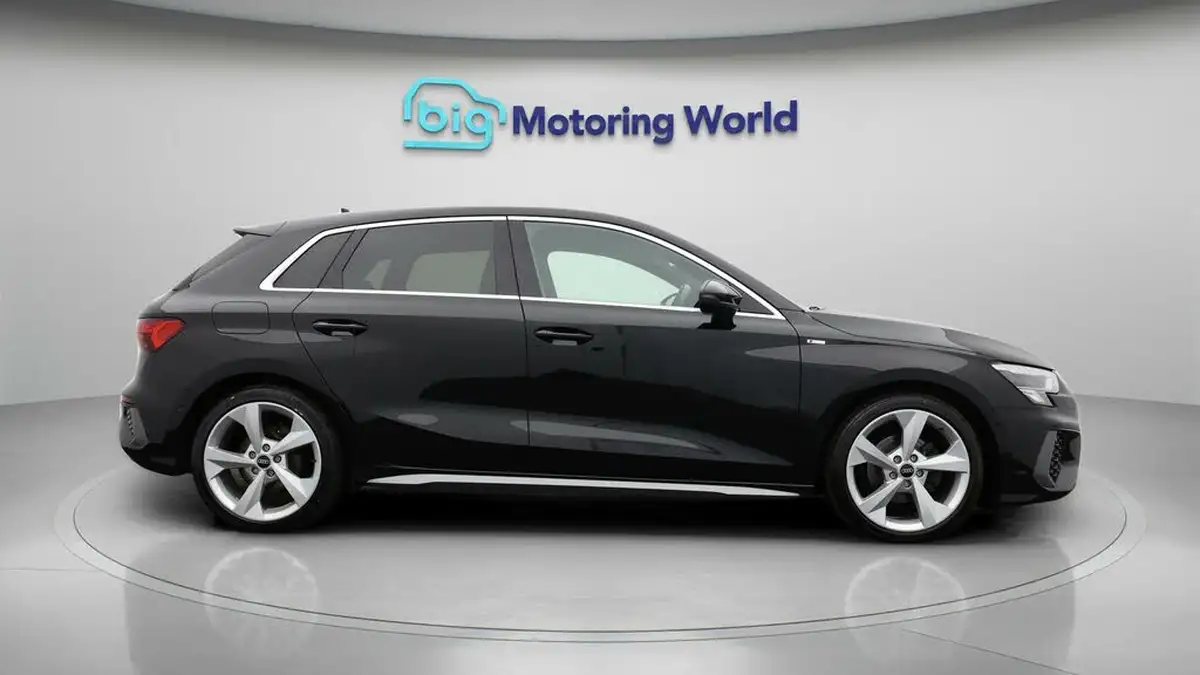 2022-audi-a3-10-30-tfsi-s-line-sportback-5d-big-8