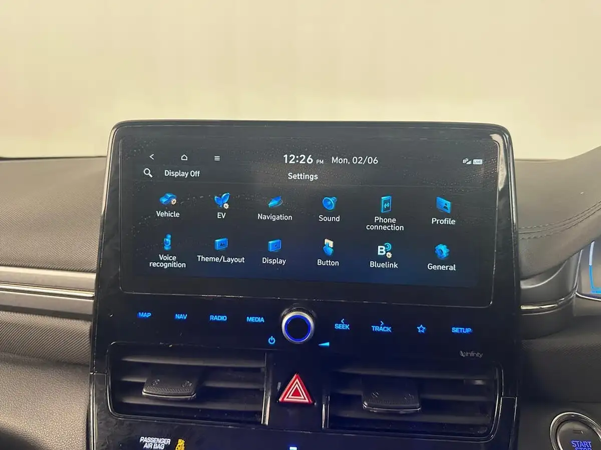 2022-hyundai-ioniq-e-premium-electric-big-38