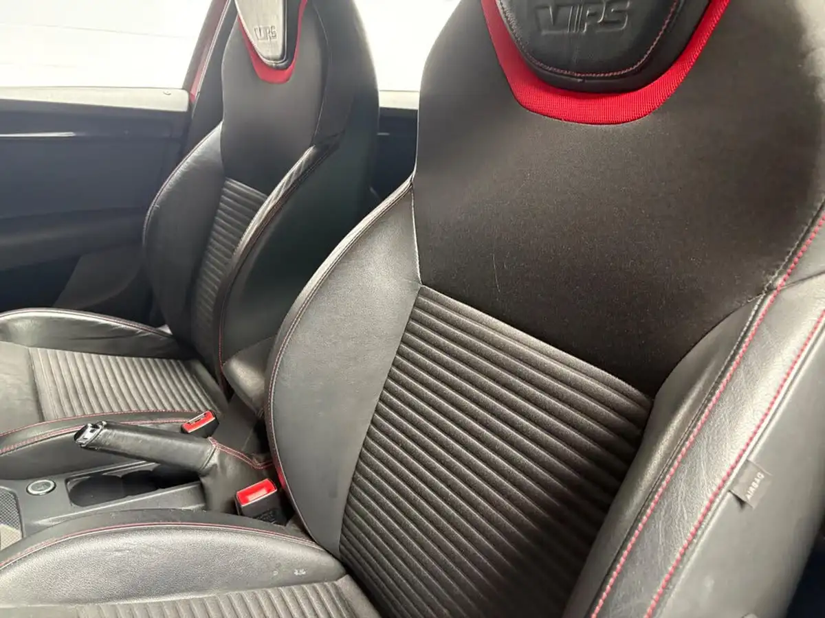 2013-skoda-octavia-20tdi-vrs-184ps-estate-big-72
