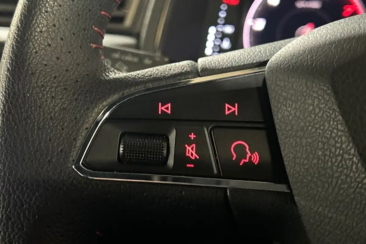 2020-seat-arona-15-tsi-evo-fr-sport-big-7