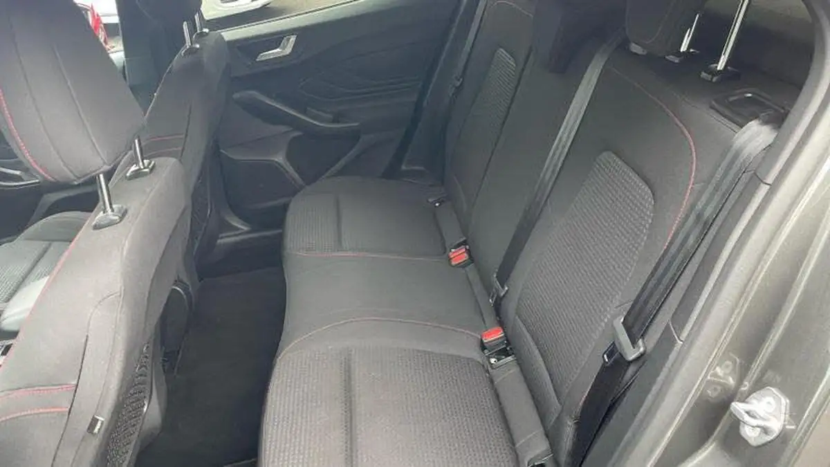 2019-ford-focus-10t-st-line-hatchback-big-25