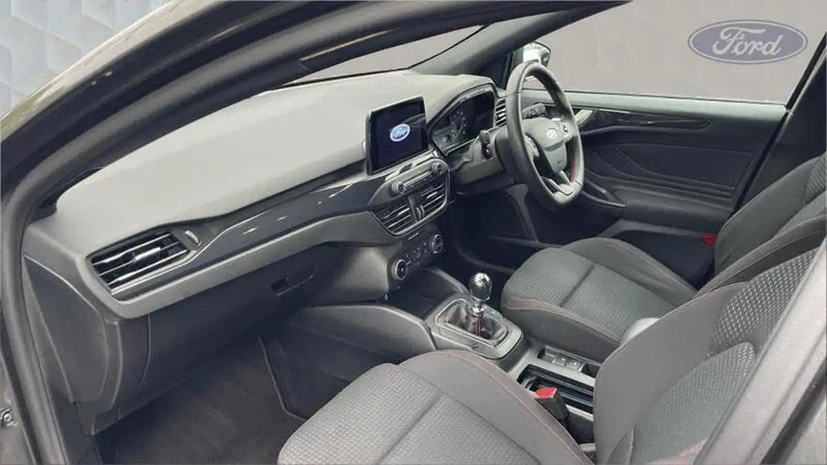 2019-ford-focus-10t-st-line-hatchback-big-1