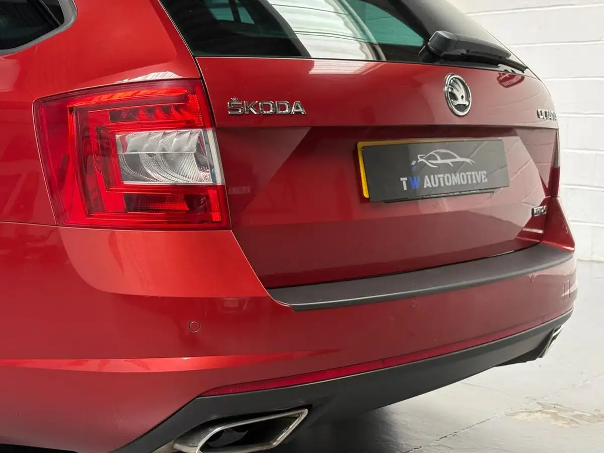 2013-skoda-octavia-20tdi-vrs-184ps-estate-big-24