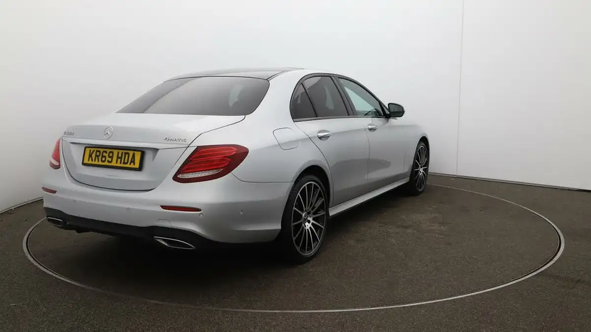2019-mercedes-benz-e-class-30-d-e400d-amg-line-night-edition-premium-plus-saloon-4d-big-56