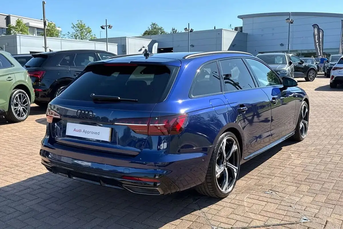 2024-audi-a4-avant-20-35-tdi-black-edition-big-25