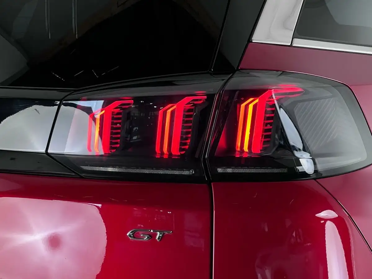 2022-peugeot-5008-suv-12-puretech-gt-premium-big-9
