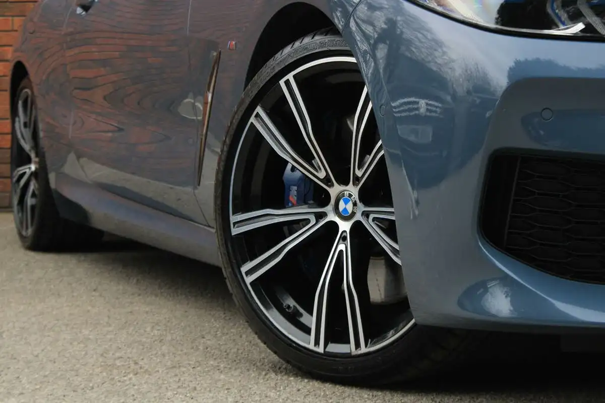 2018-bmw-8-series-30td-840d-xdrive-coupe-big-8