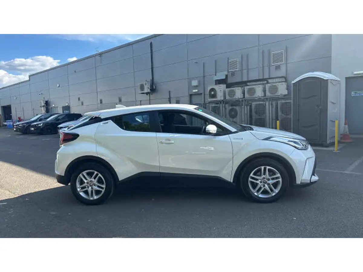 2022-toyota-c-hr-18-vvt-i-icon-big-15