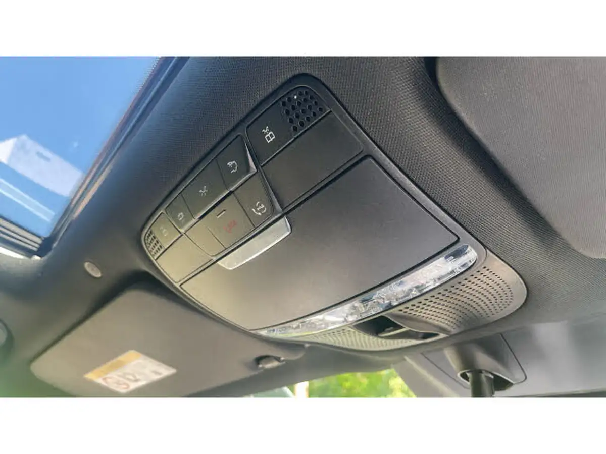 2022-mercedes-benz-eqc-e-eqc-400-amg-line-premium-big-35