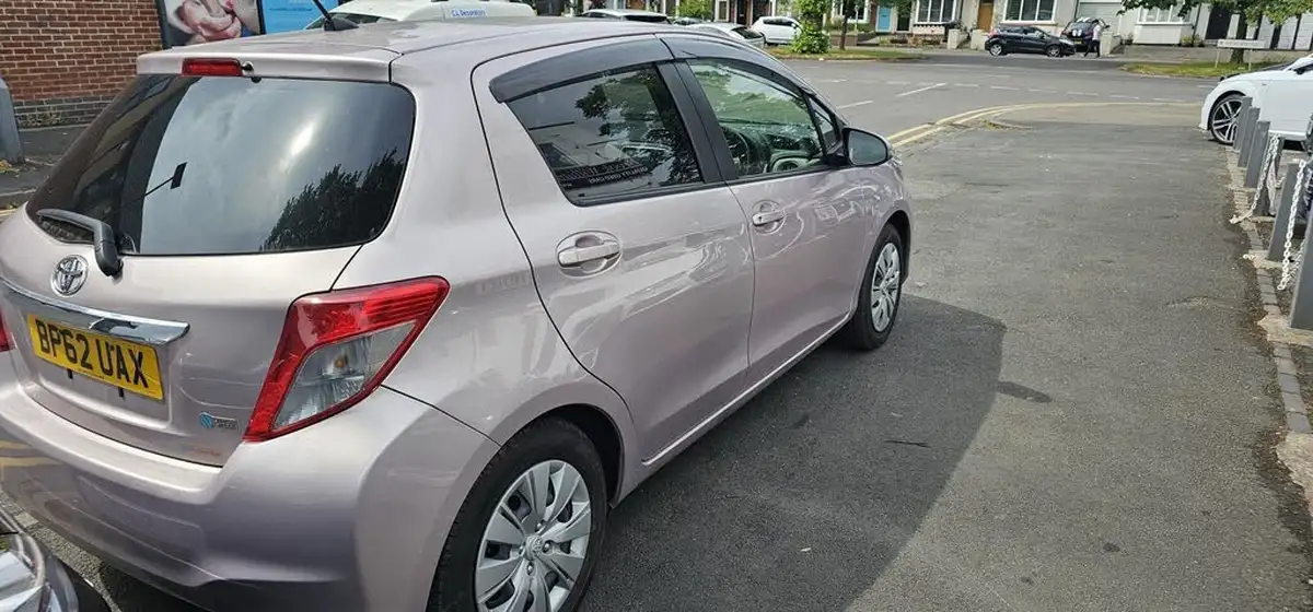 2012-toyota-yaris-big-3