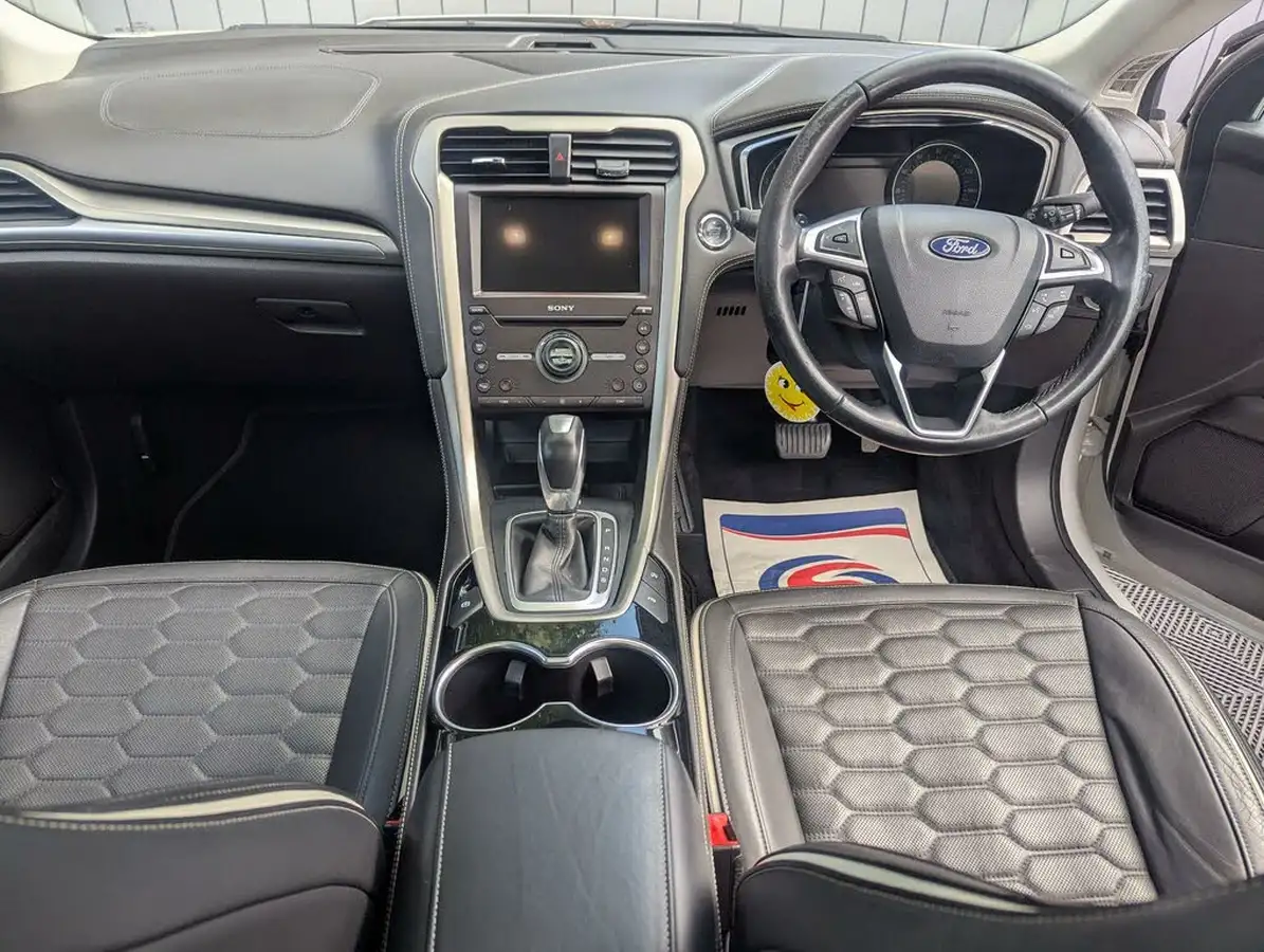 2017-ford-mondeo-20t-vignale-estate-5d-big-30