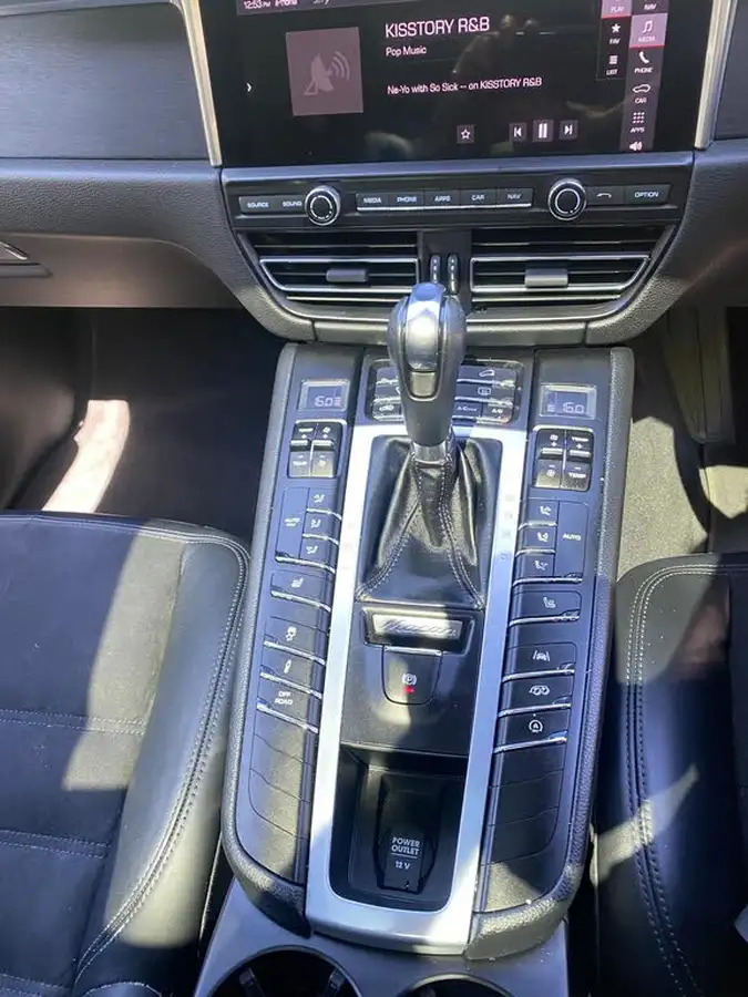 2020-porsche-macan-29-v6-gts-big-23