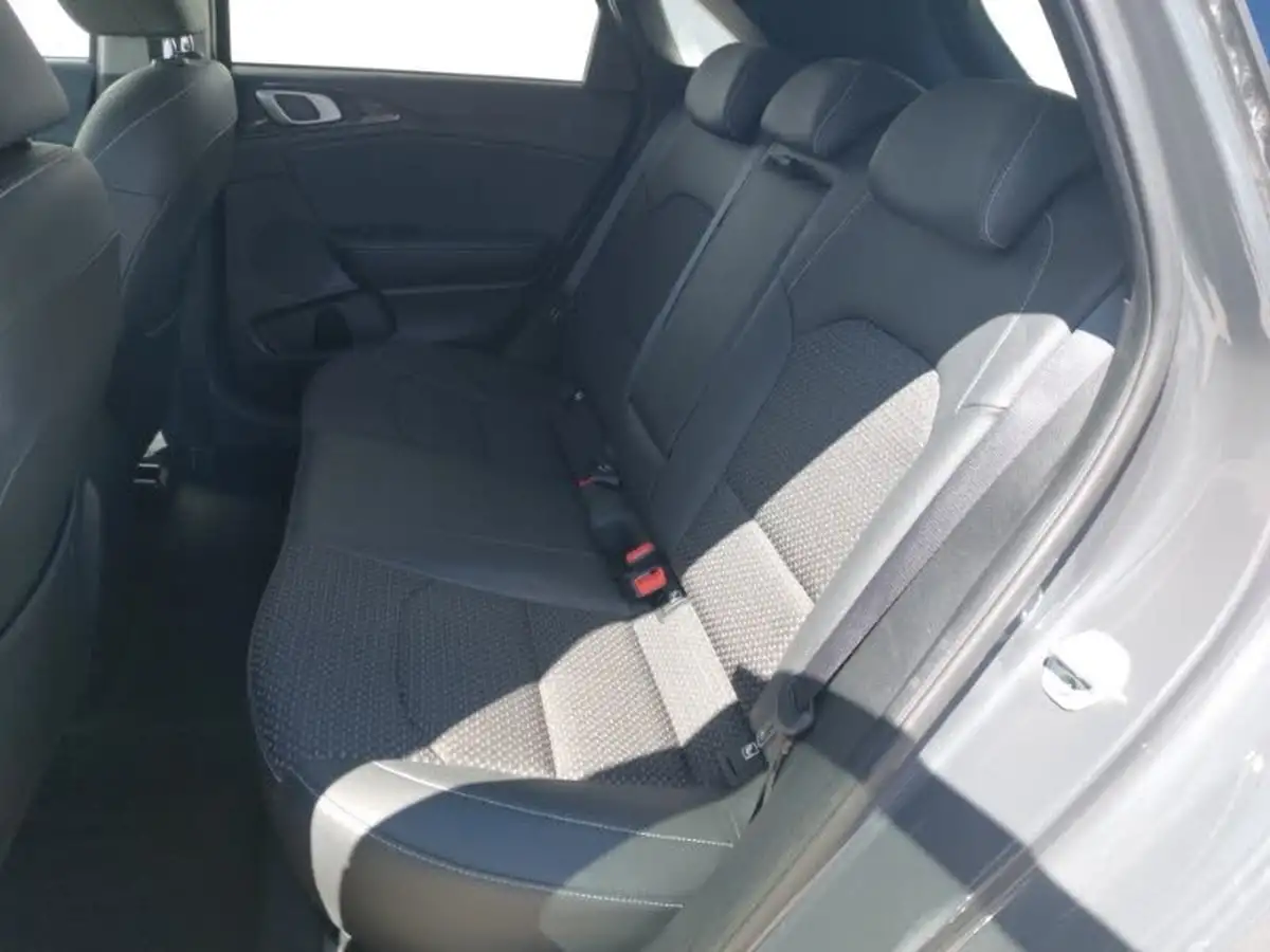 2019-kia-ceed-16crdi-3-hatchback-big-5